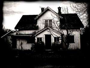 Creepy House by kaoticum.png